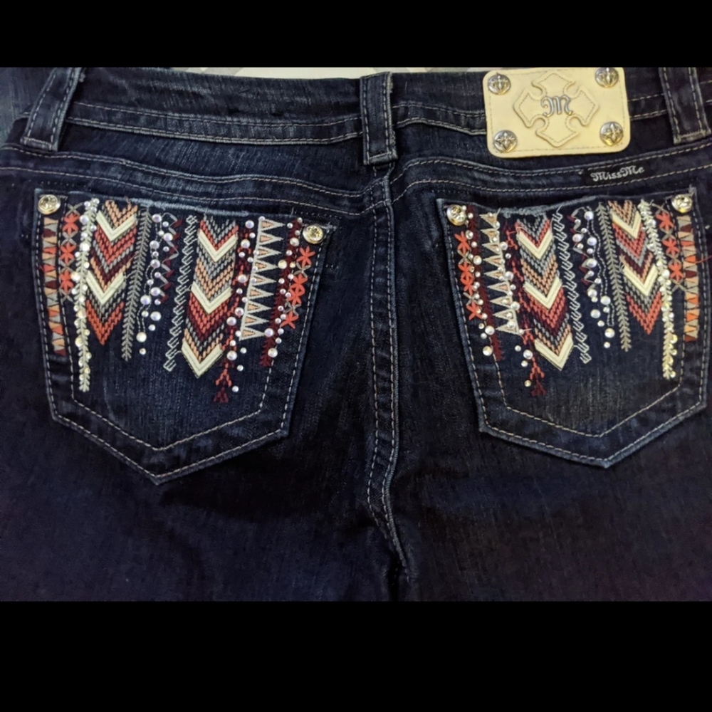 Miss Me Straight Leg/Skinny Jeans. 29w/31L